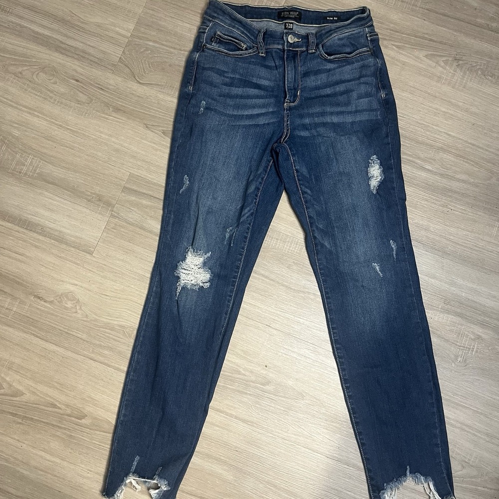 Judy Blue Jeans Womens 7/28 Slim Fit  Distressed Denim‎ 28" Inseam Raw Hem